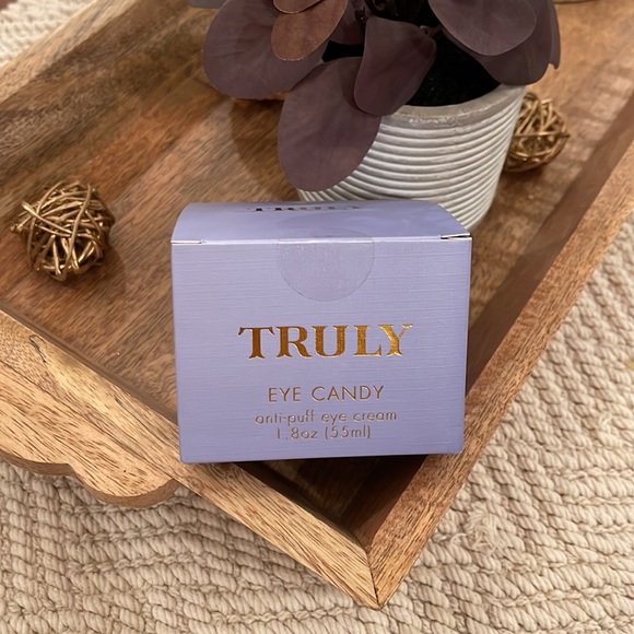 TRULY - Eye Candy Anti-Puff Eye Cream - Picture 5 of 5